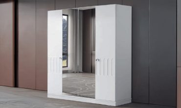 Aris 4 Kapılı Aynalı MDF Gardırop – Beyaz CNC İşlemeli Simetrik Tasarım