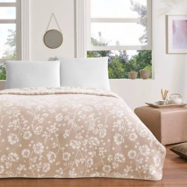 Taç Çift Kişilik Pamuk Battaniye: Doğal Dokunuş ve Zarif Çiçek Bahçesi